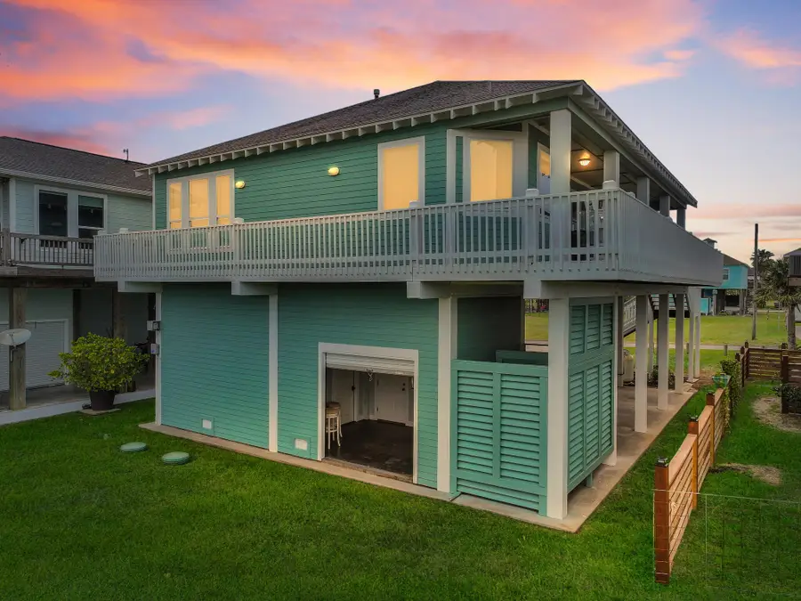 943 Sand Dune Drive, Crystal Beach, TX 77650 - Image #3