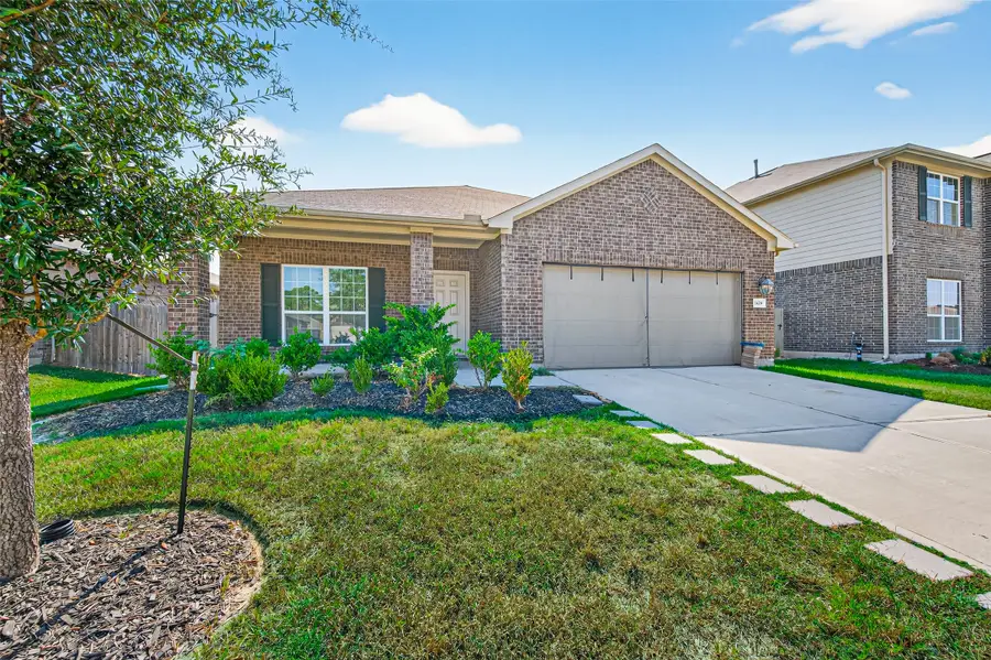 1418 Green Highland Drive, Spring, TX 77373 - Image #2