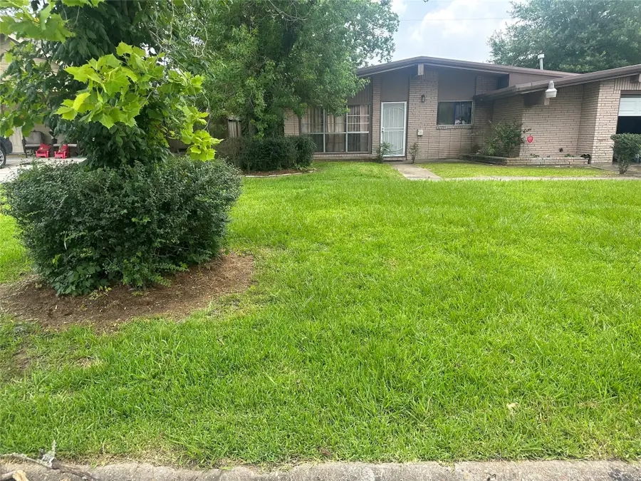 9330 Laura Koppe Road, Houston, TX 77078 - Image #3