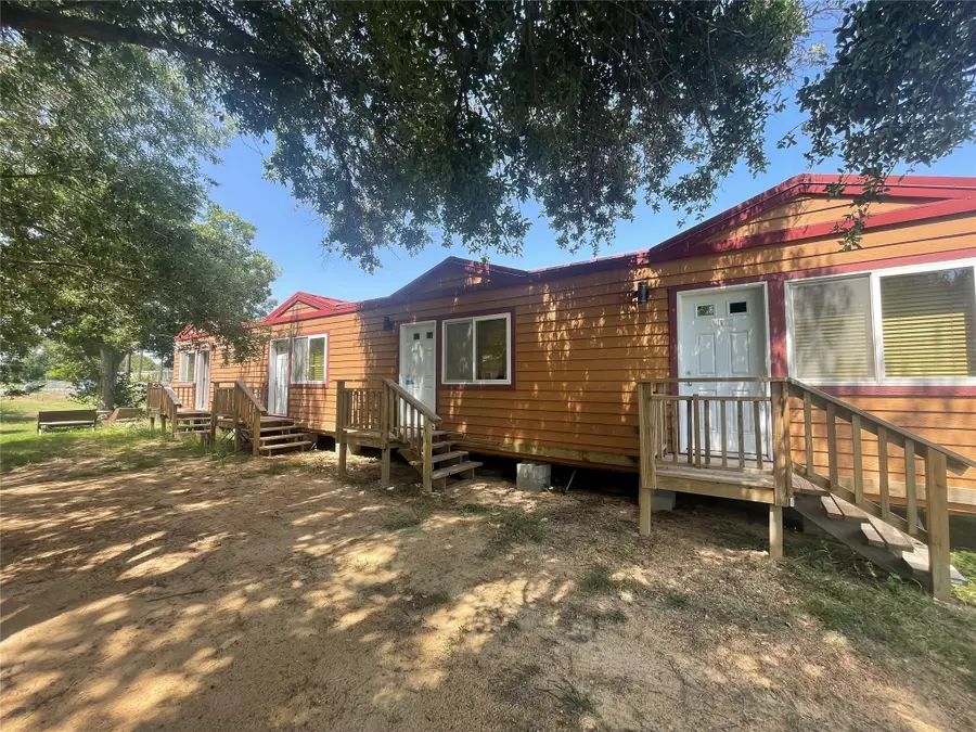 1104 Rorem Avenue, Palacios, TX 77465 - Image #3