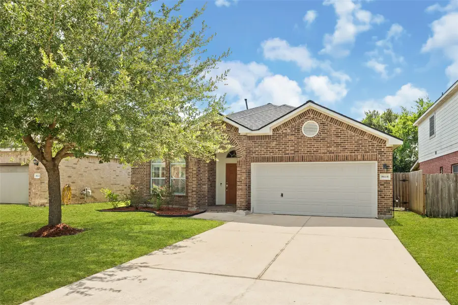 8618 E Highlands Crossing, Highlands, TX 77562 - #2