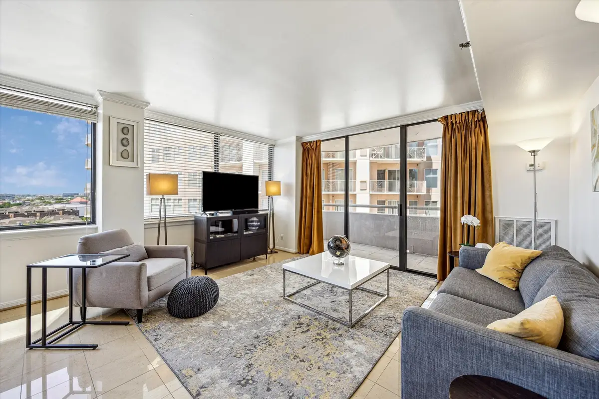 3525 Sage Road #1010, Houston, TX 77056 - Image #1