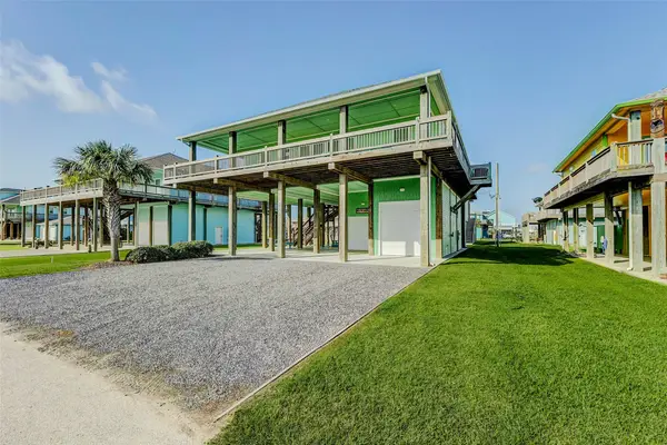 951 Kenlyn Drive, Port Bolivar, TX 77650