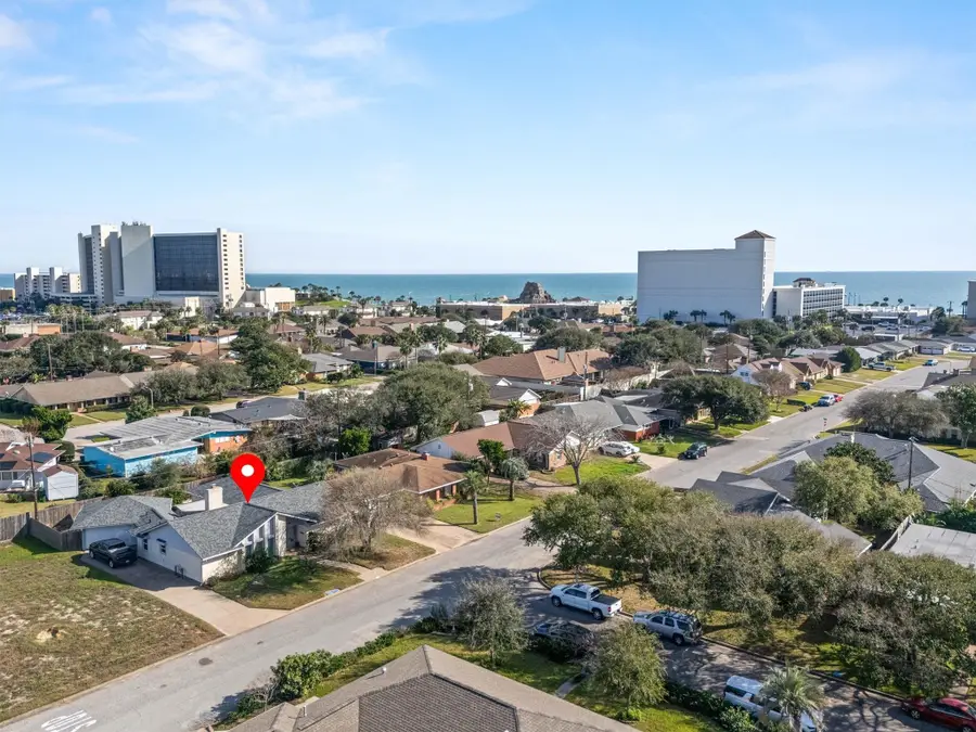 2910 Heron Drive, Galveston, TX 77551 - Image #3