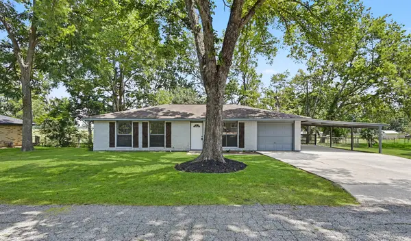 11 Hardy Hollow Drive, New Waverly, TX 77358