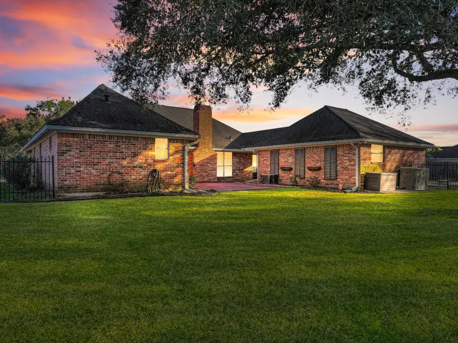 3910 Cypress Point Drive, Beaumont, TX 77707 - Image #3