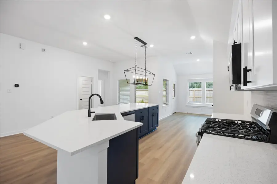 418 Kendall Crest Drive, Alvin, TX 77511 - Image #3