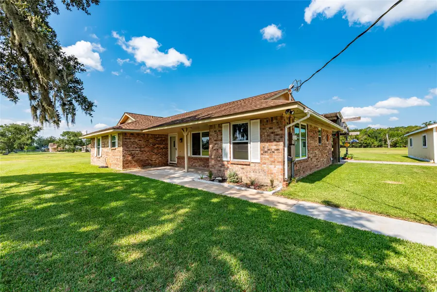 3349 County Road 580, West Columbia, TX 77486 - Image #2