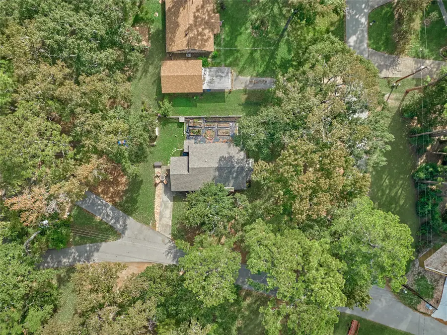 21128 Huckleberry Lane, Montgomery, TX 77316 - Image #3