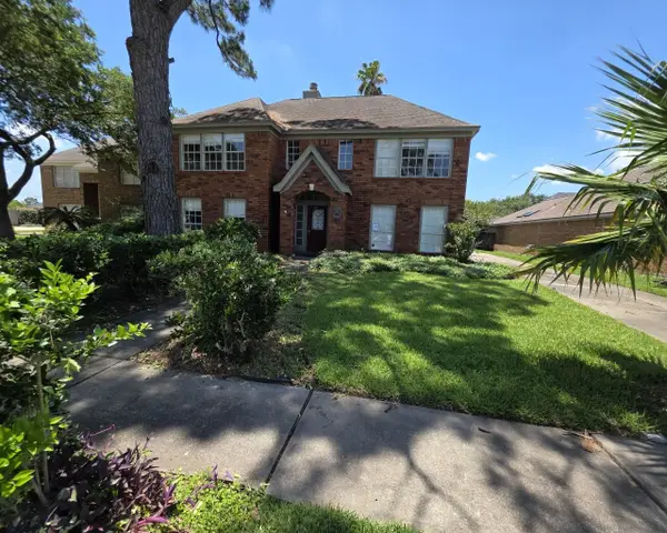 2106 Cherry Hills Drive, League City, TX 77573