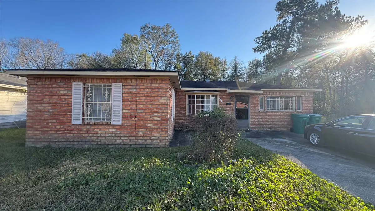 1913 Lincoln Drive, Orange, TX 77630 - #1