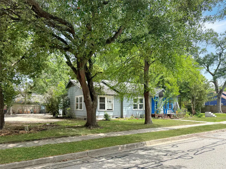 502 E Fayle Street, Baytown, TX 77520 - #3
