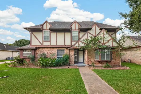 2016 Meadow Lane, Richmond, TX 77469