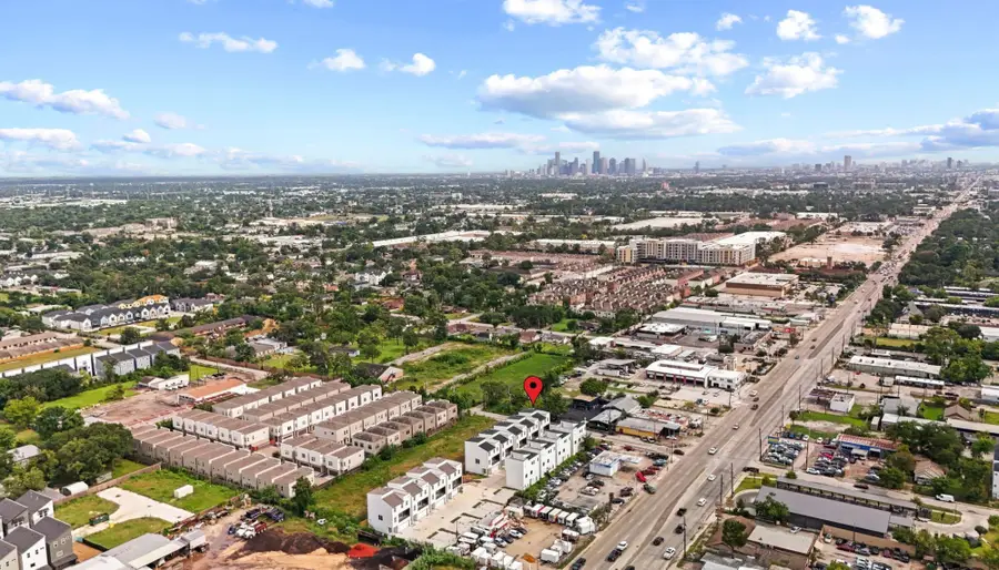 4714 Thornton Views Rd, Houston, TX 77018 - Image #3