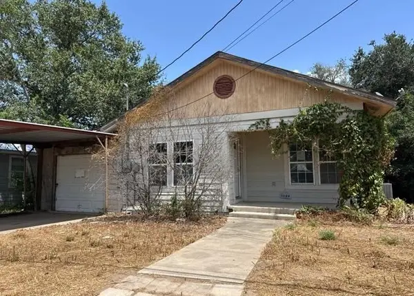 1508 N Hill Street, Three Rivers, TX 78071