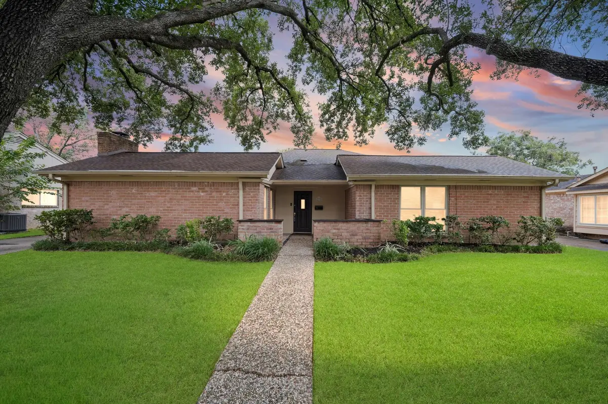 6114 Rollingbrook Drive, Houston, TX 77096 - #1