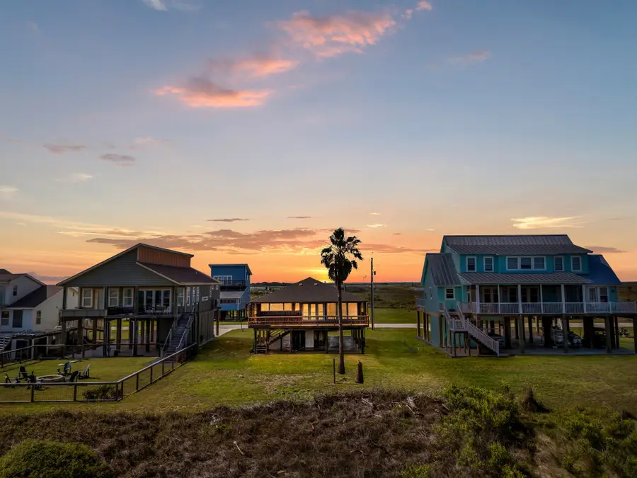 342 Beachfront Drive, Matagorda, TX 77457 - #2