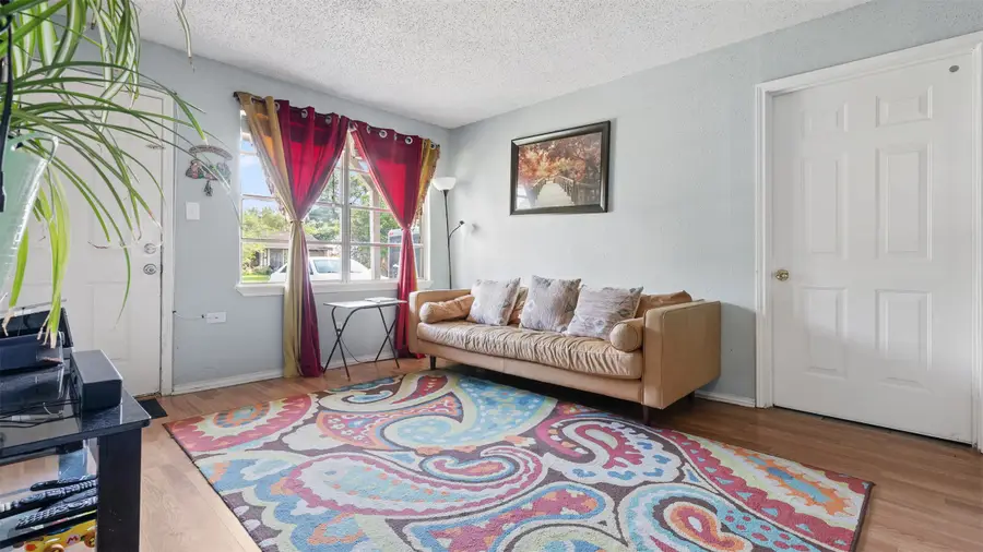 3814 Ripplebrook Drive, Houston, TX 77045 - Image #3