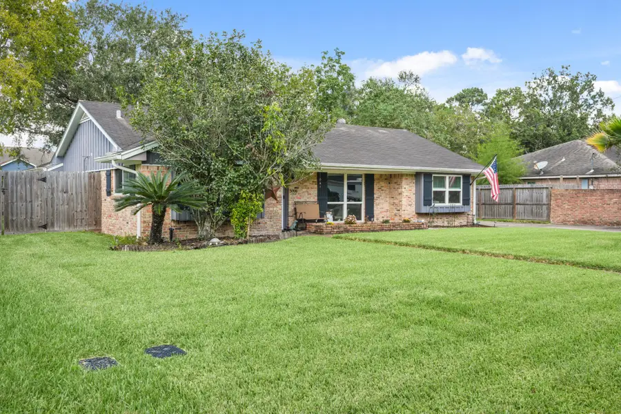 5006 Harbor Light Drive, Dickinson, TX 77539 - Image #2