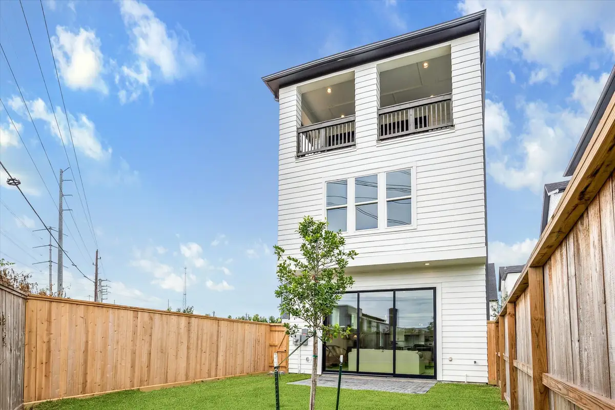 1006 Golden Nectar, Houston, TX 77008 - Image #1