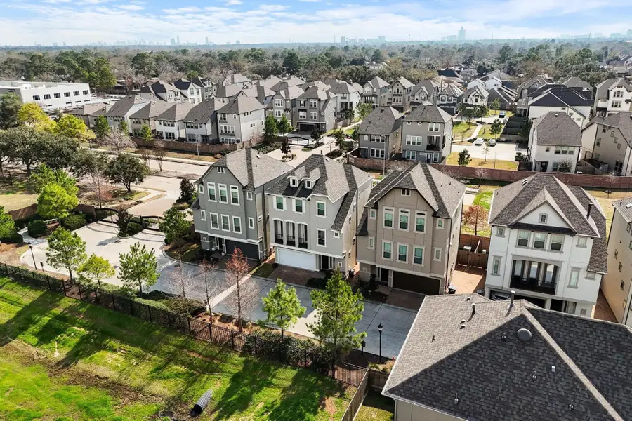 10605 Centre Green Way, Houston, TX 77043 - Image #2