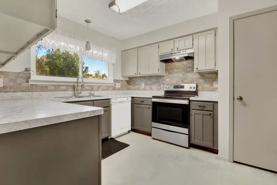 13211 S Thorntree Drive, Houston, TX 77015 - Image #3