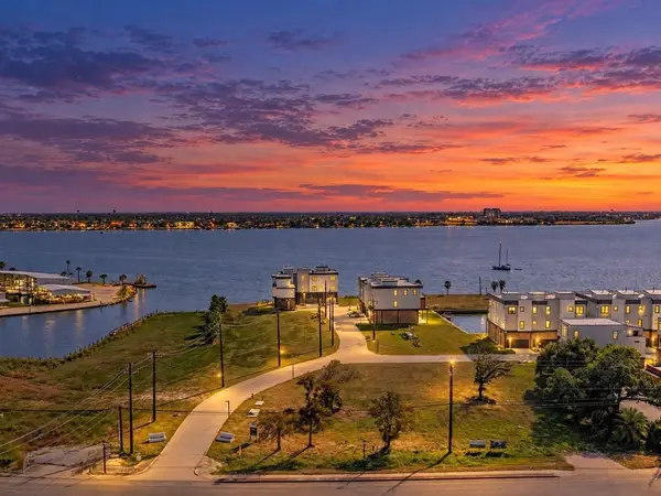 4441 Nasa Road 1 Parkway, El Lago, TX 77586
