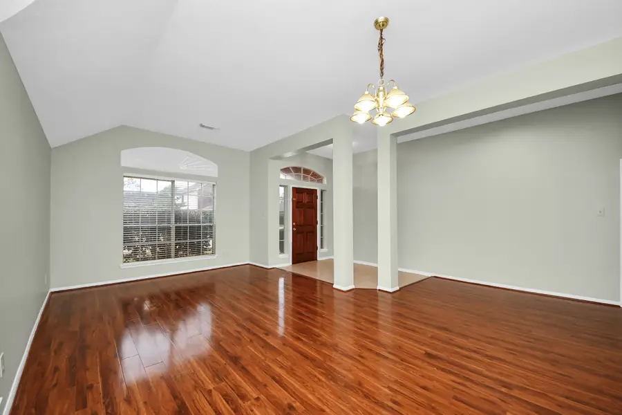 1103 Lake Shore Drive, Pearland, TX 77581 - Image #2