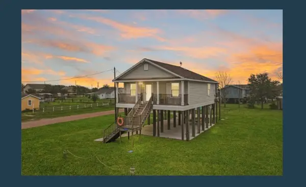 1124 Overton Avenue, Port Bolivar, TX 77650