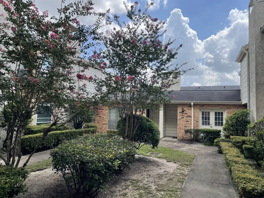 6201 Beverlyhill Street #8, Houston, TX 77057 - #2