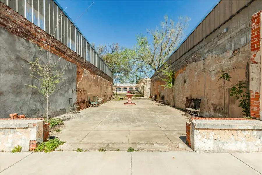 724 S Main Street, Calvert, TX 77837 - Image #3