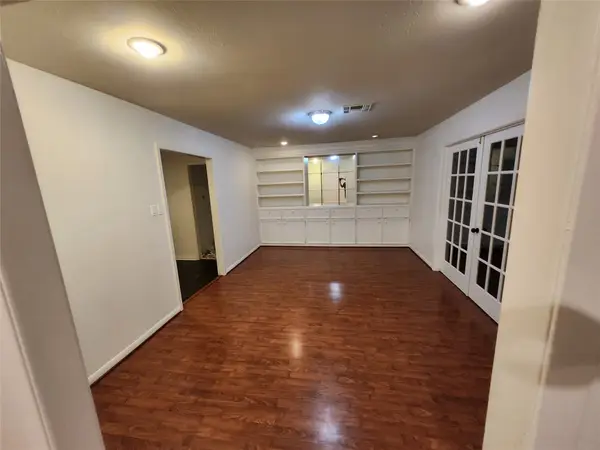 8403 Mullins Drive, Houston, TX 77096