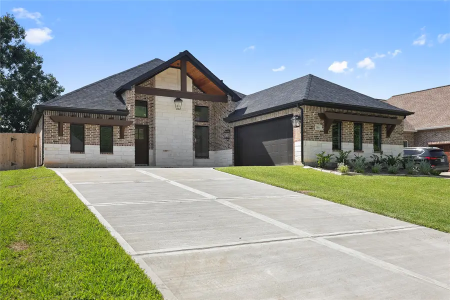 106 Wyndemere Drive, Montgomery, TX 77356 - Image #2