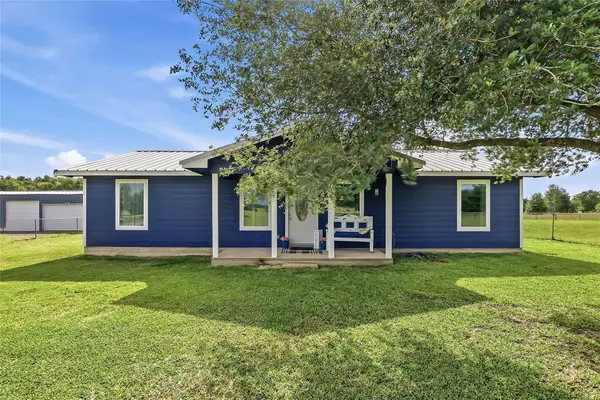 6366 Apple Lane, Madisonville, TX 77864