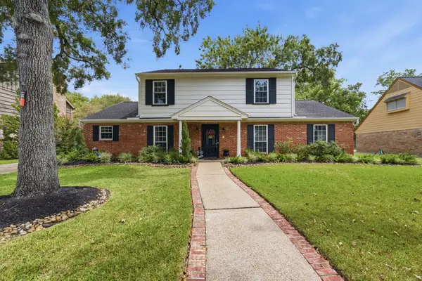 814 Forest Lake Drive, Seabrook, TX 77586