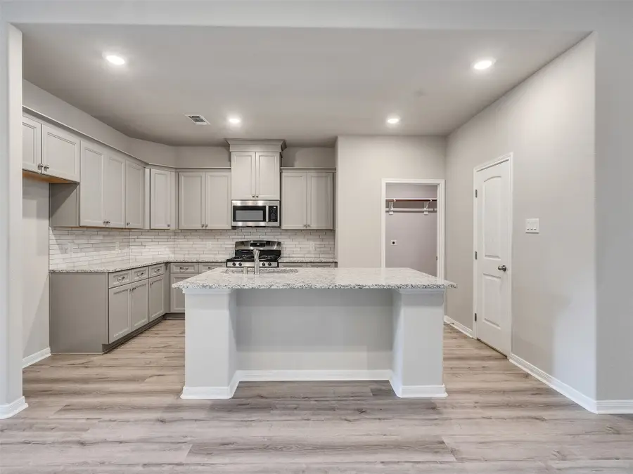 252 Freeman Boulevard, West Columbia, TX 77486 - Image #3