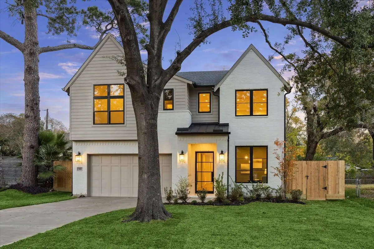 910 W 41st Street, Houston, TX 77018 - Image #1