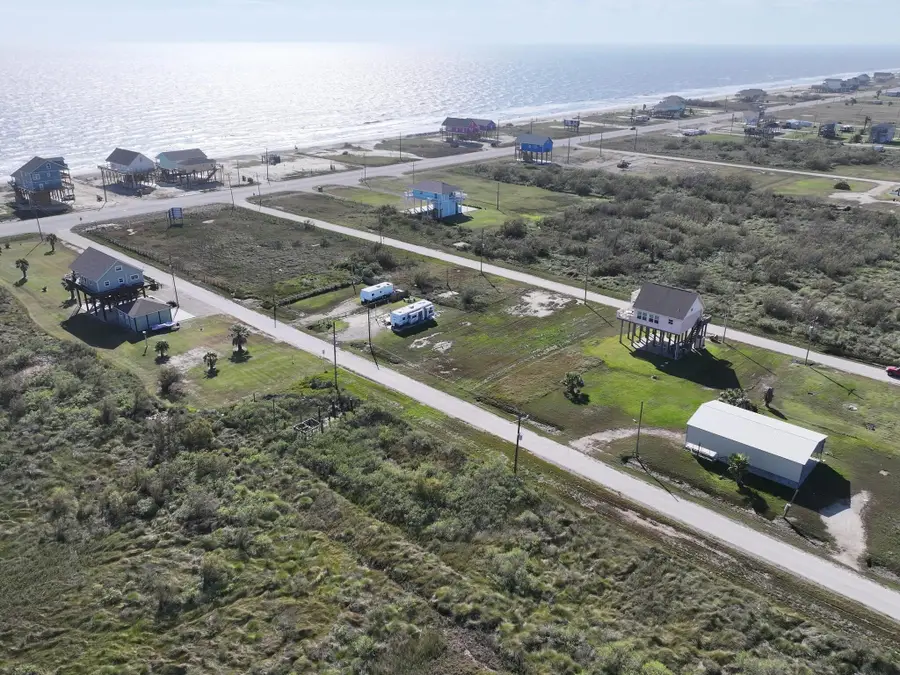 1144 Waco Street, Gilchrist, TX 77617 - Image #2