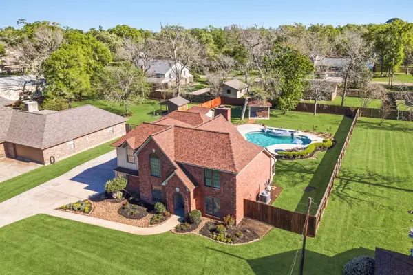 310 Pecan Loop Drive, Baytown, TX 77523