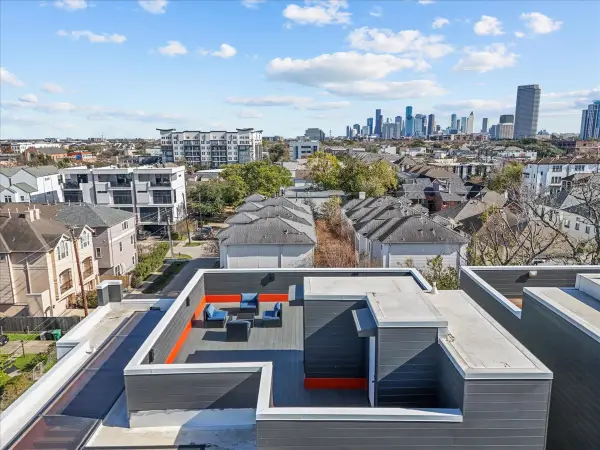 516 Reinerman Street, Houston, TX 77007