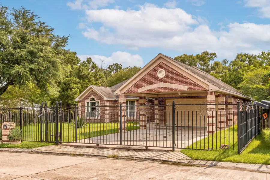 600 River Bend Drive, Baytown, TX 77521 - #2