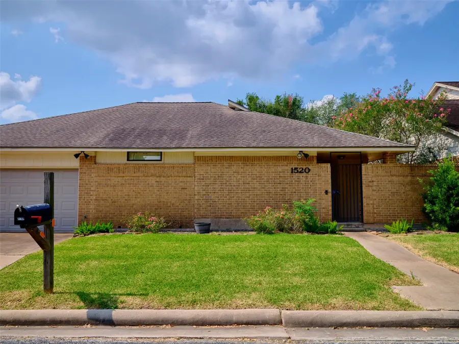 1520 Crestmont Street, Wharton, TX 77488 - #2