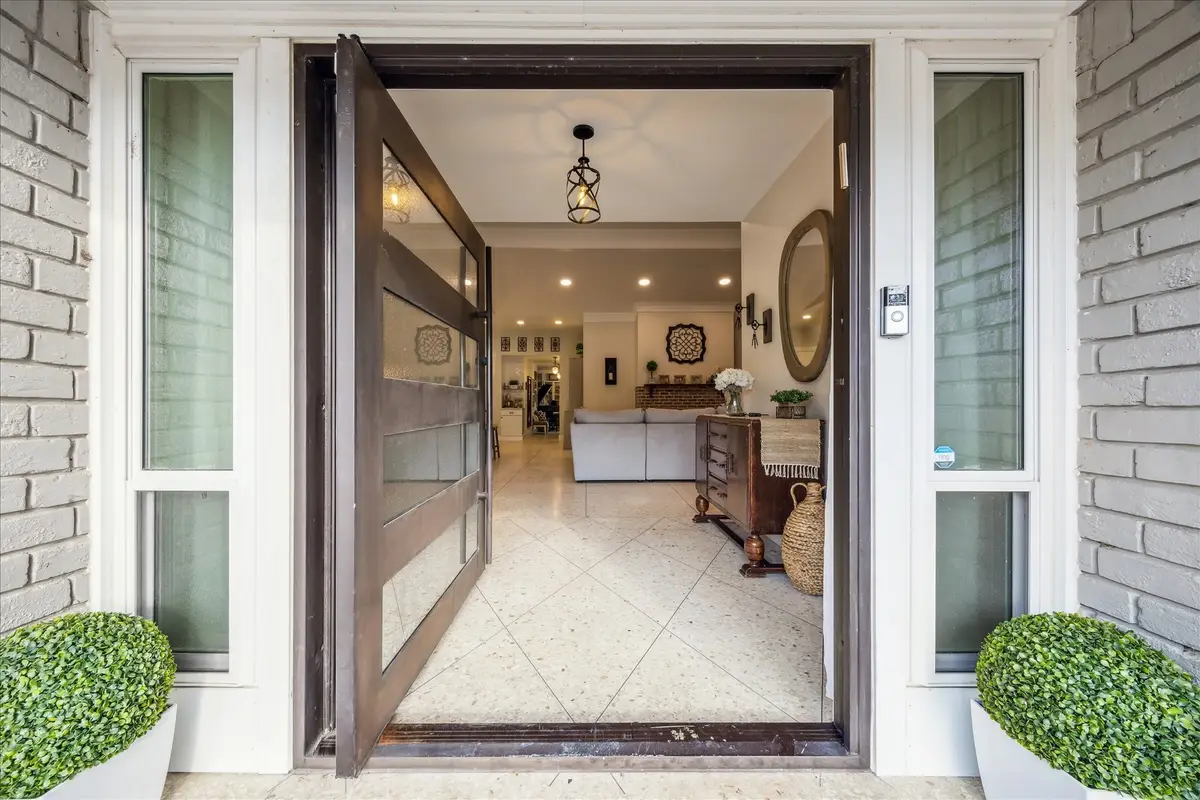 9719 Atwell Drive, Houston, TX 77096 - Image #1