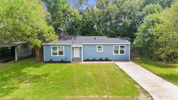 2803 S Houston Drive, La Marque, TX 77568