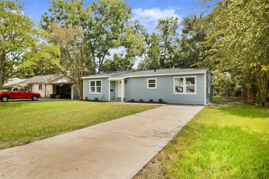 2803 S Houston Drive, La Marque, TX 77568 - #3