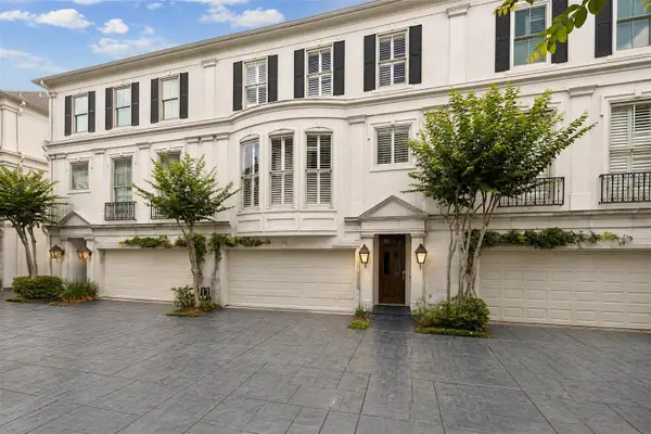 130 Oak Place Drive, Houston, TX 77006
