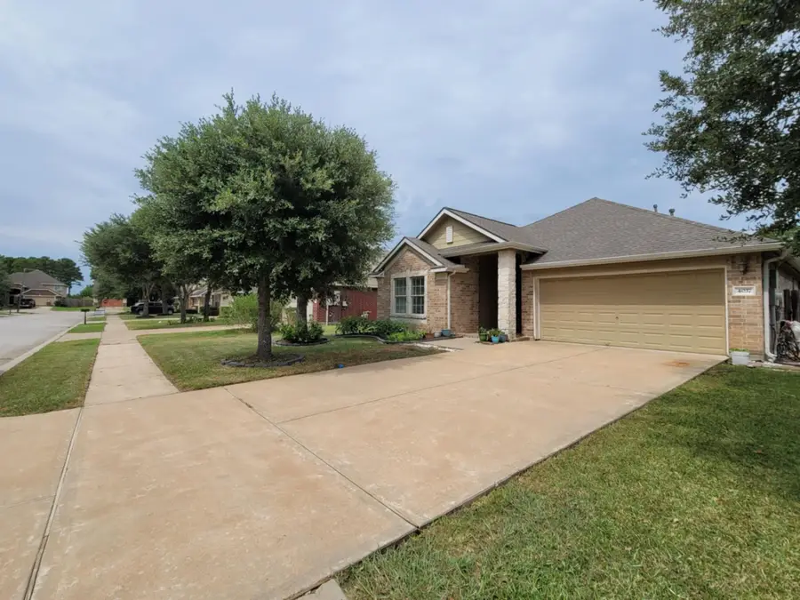 4037 Basswood Drive, Dickinson, TX 77539 - Image #2