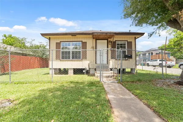 122 E Murrill Avenue, Baytown, TX 77520