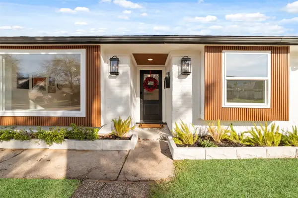 15326 E Hampton Circle, Houston, TX 77071