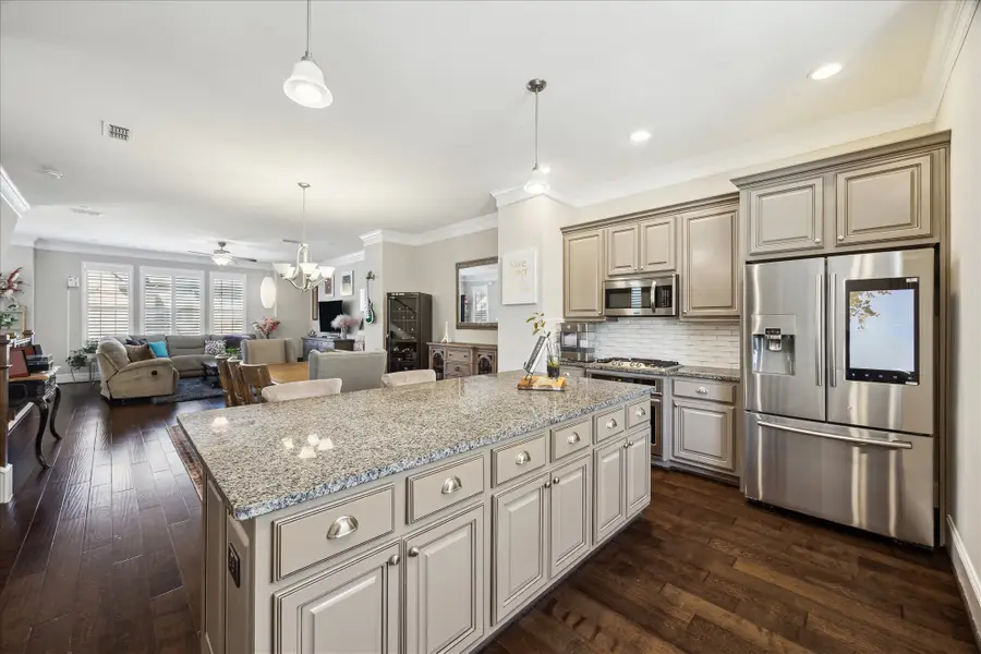 6735 Highclere Manor Lane, Houston, TX 77055 - Image #2